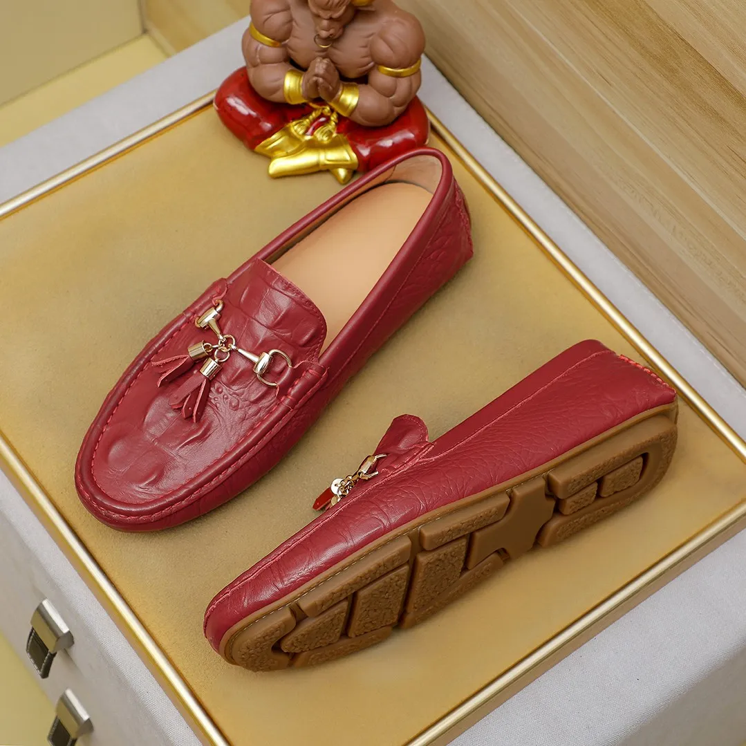 Men's shoes💰360💰🕷🕷️【 GUCCI 】Gucci's best-selling trendy men's casual slip-on shoes 🇨🇳Official website original 1:1 mold 💯Original quality, fine workmanship ☘Fashionable and versatile, perfect shape, comfortable on the feet 🍓Trendy men's recommended model, imported cowhide on the top layer 🎋High-quality pigskin lining, rubber wear-resistant and non-slip outsole, high-end atmosphere, worth owning 🍉Optional 38-44